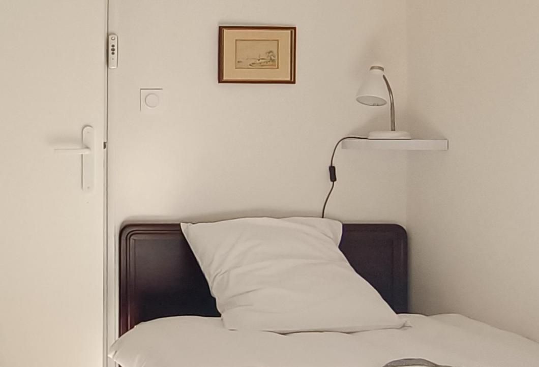 Grand Appartement, 2 Chambres Et Jardin نيم المظهر الخارجي الصورة